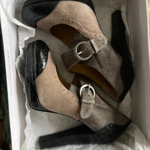 Nine West Vintage Styled Mary Jane Stiletto, Size 7 - Picture 5 of 7